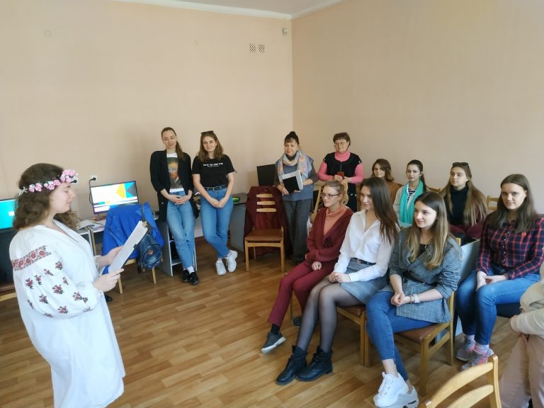 Дискуссионное обсуждение по теме «Украинский язык за рубежом. Использование англицизмов в контексте современной языковой ситуации на Украине».