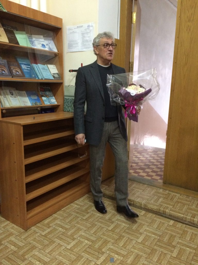 Институт филологии КФУ им.В.И.Вернадского поздравляет с Днем рождения директора ИФ КФУ профессора Петренко А.Д.