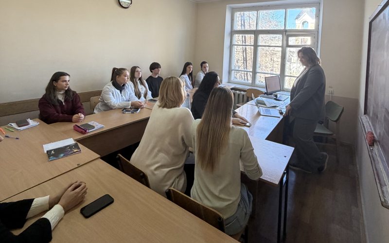 Отчет о проведении научного семинара  «Индийский английский: ошибка или новая норма в постколониальной Индии ?»  на кафедре иностранных языков №4  Института филологии  17 октября 2025 года