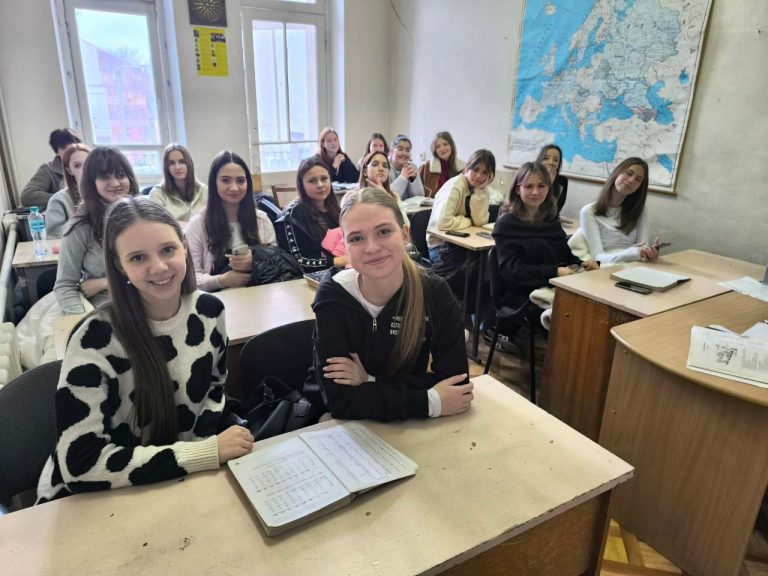 Институт филологии КФУ им.В.И.Вернадского проводит профориентационную работу с учащимися МБОУ им.Н.Р.Андреева (г.Бахчисарай)