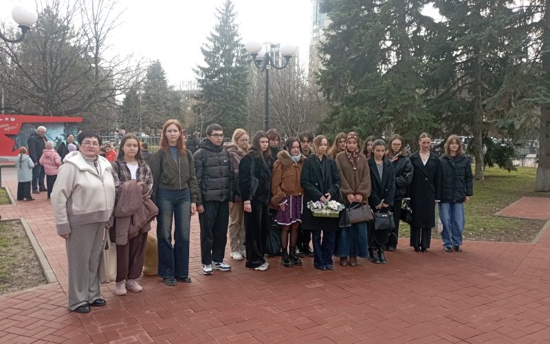 Институт филологии КФУ им.В.И.Вернадского отдает дань памяти россиянам, исполнявшим служебный долг за пределами Отечества