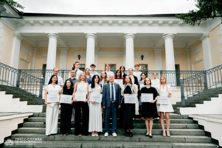 Обучающиеся Института филологии – в числе лучших выпускников Крымского федерального университета им.В.И.Вернадского